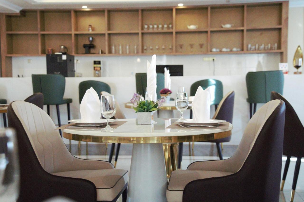 St Hotel Wattay Airport Wientian Zewnętrze zdjęcie